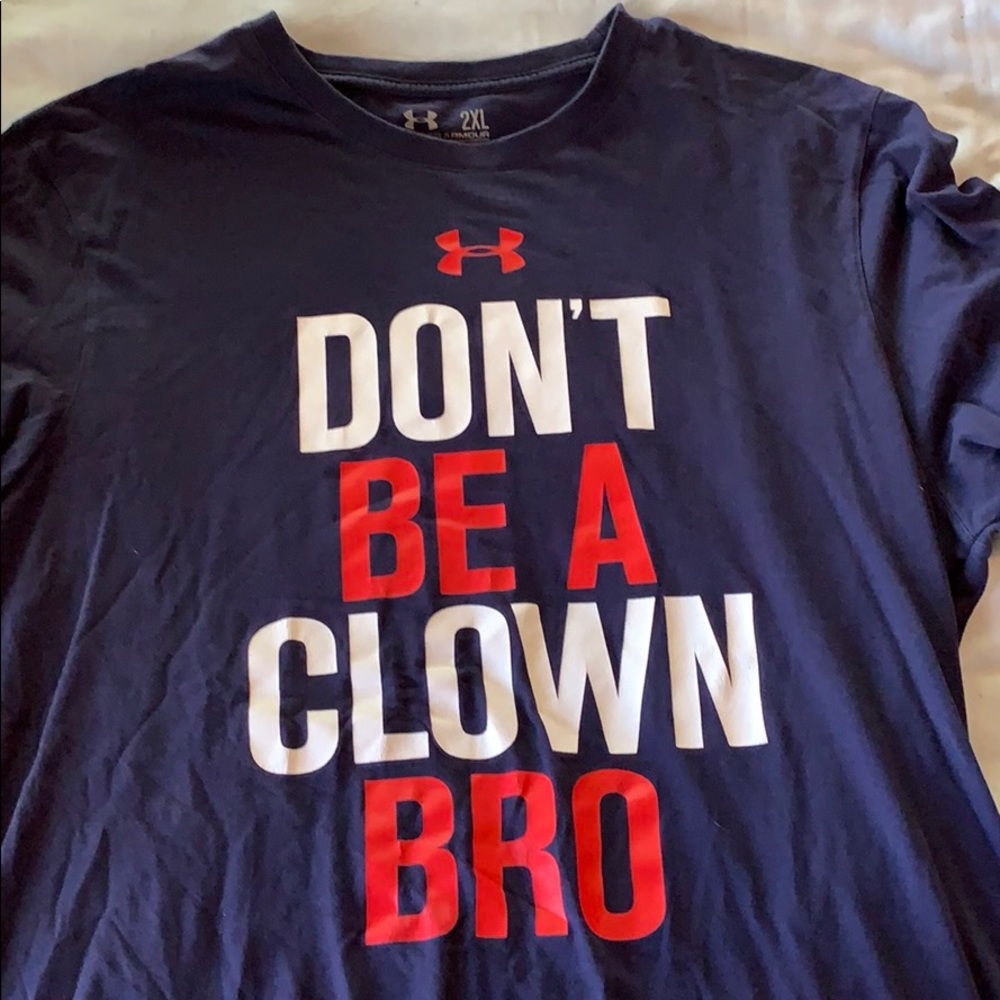 Men’s Under Armour shortsleeved shirt